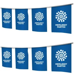 Memleket Partisi İpe Dizili Bayraklar